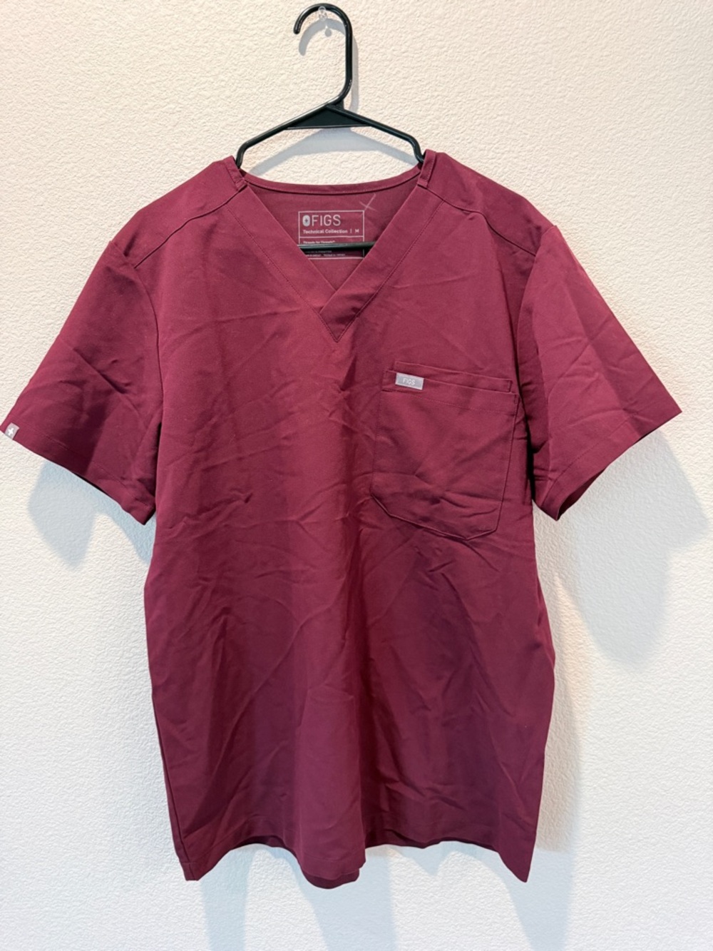 FIGS Catarina Scrub Top Burgundy Red Healthcare Minimalist Athleisure Nurse Med